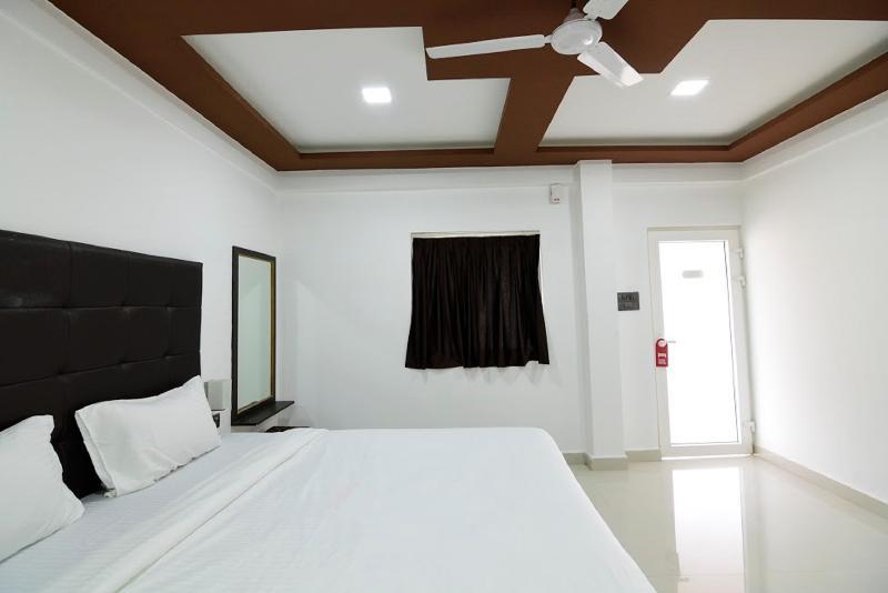 Seashore Beach Resort Калангут Экстерьер фото