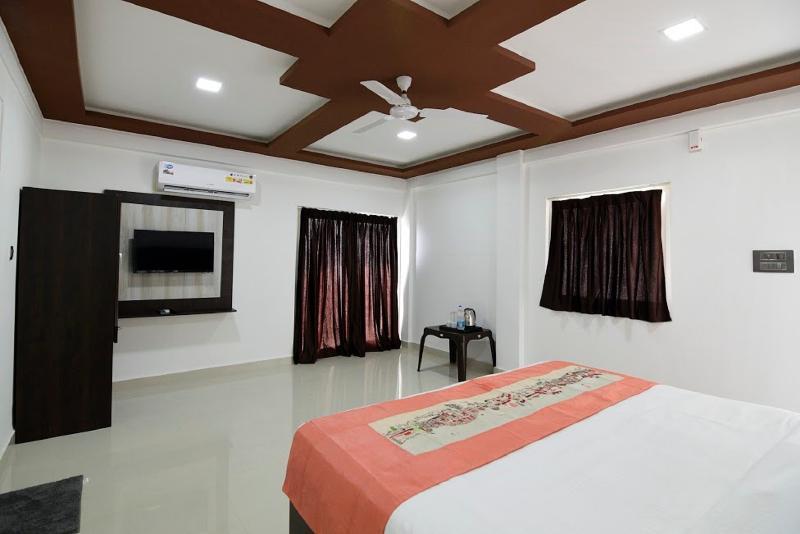 Seashore Beach Resort Калангут Экстерьер фото