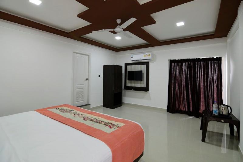 Seashore Beach Resort Калангут Экстерьер фото
