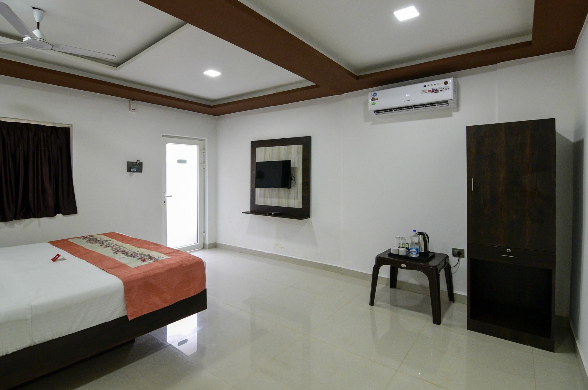 Seashore Beach Resort Калангут Экстерьер фото