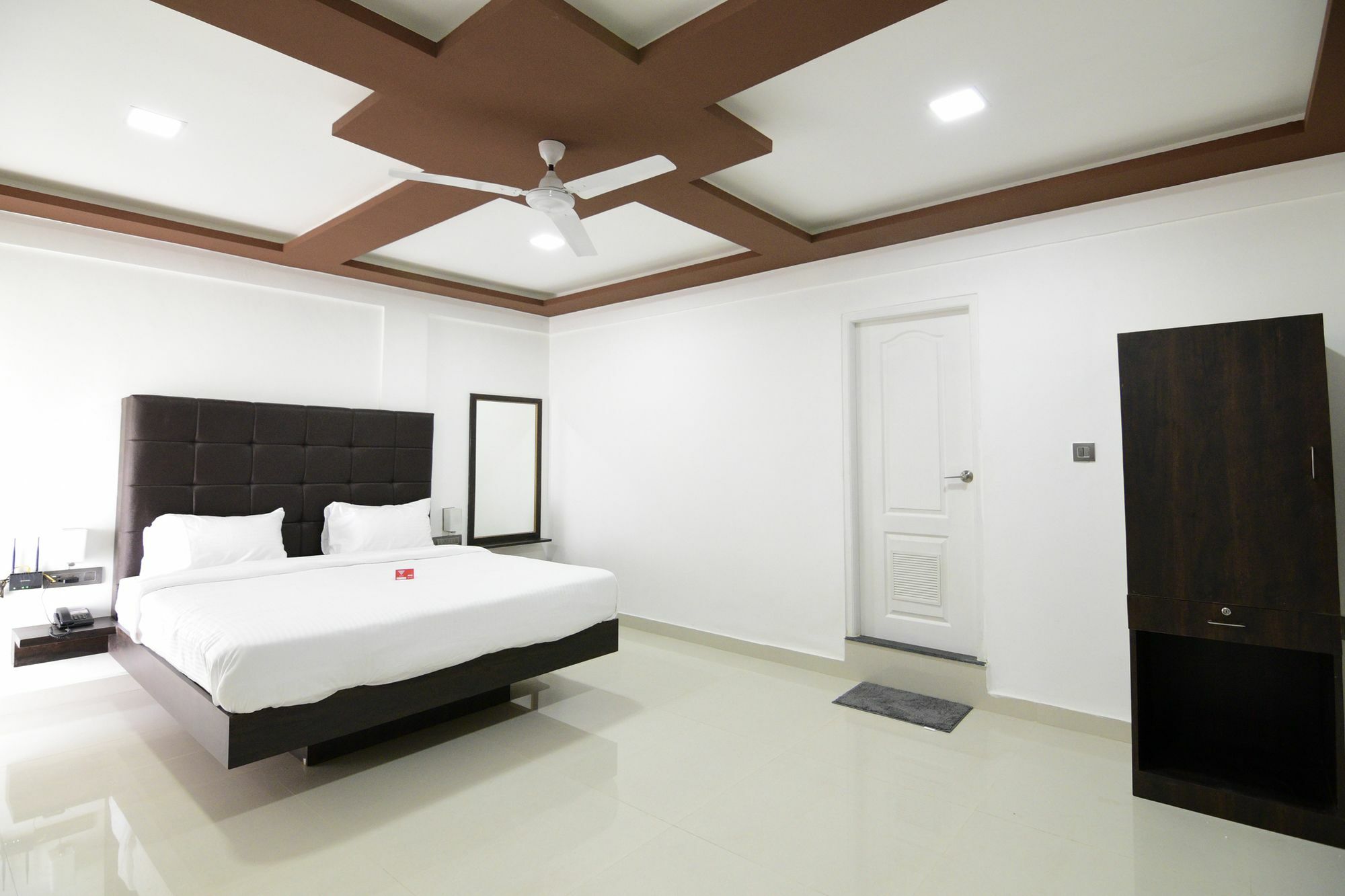Seashore Beach Resort Калангут Экстерьер фото